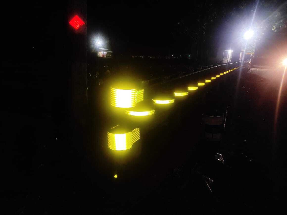 Anti Crash Highway Roller Barrier - Color: Yellow
