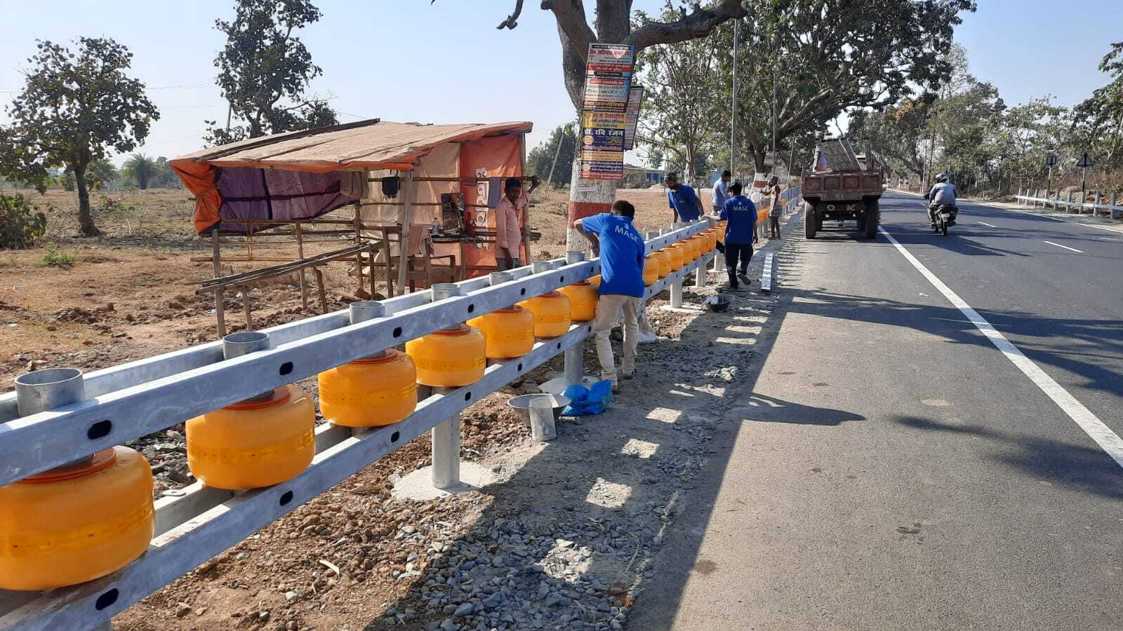 Anti Crash Highway Roller Barrier - Color: Yellow