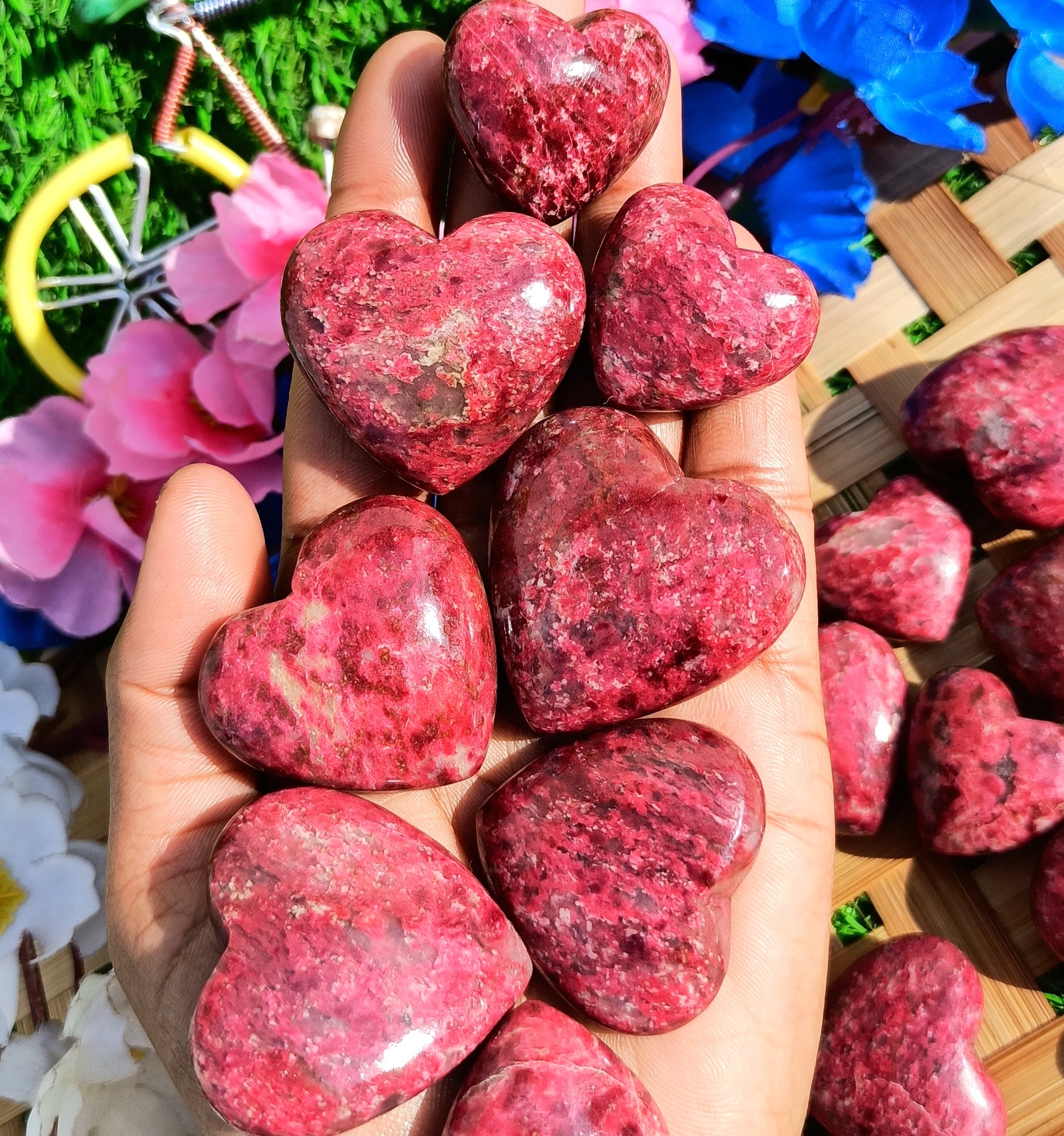 Thulite Hearts Grade: Top