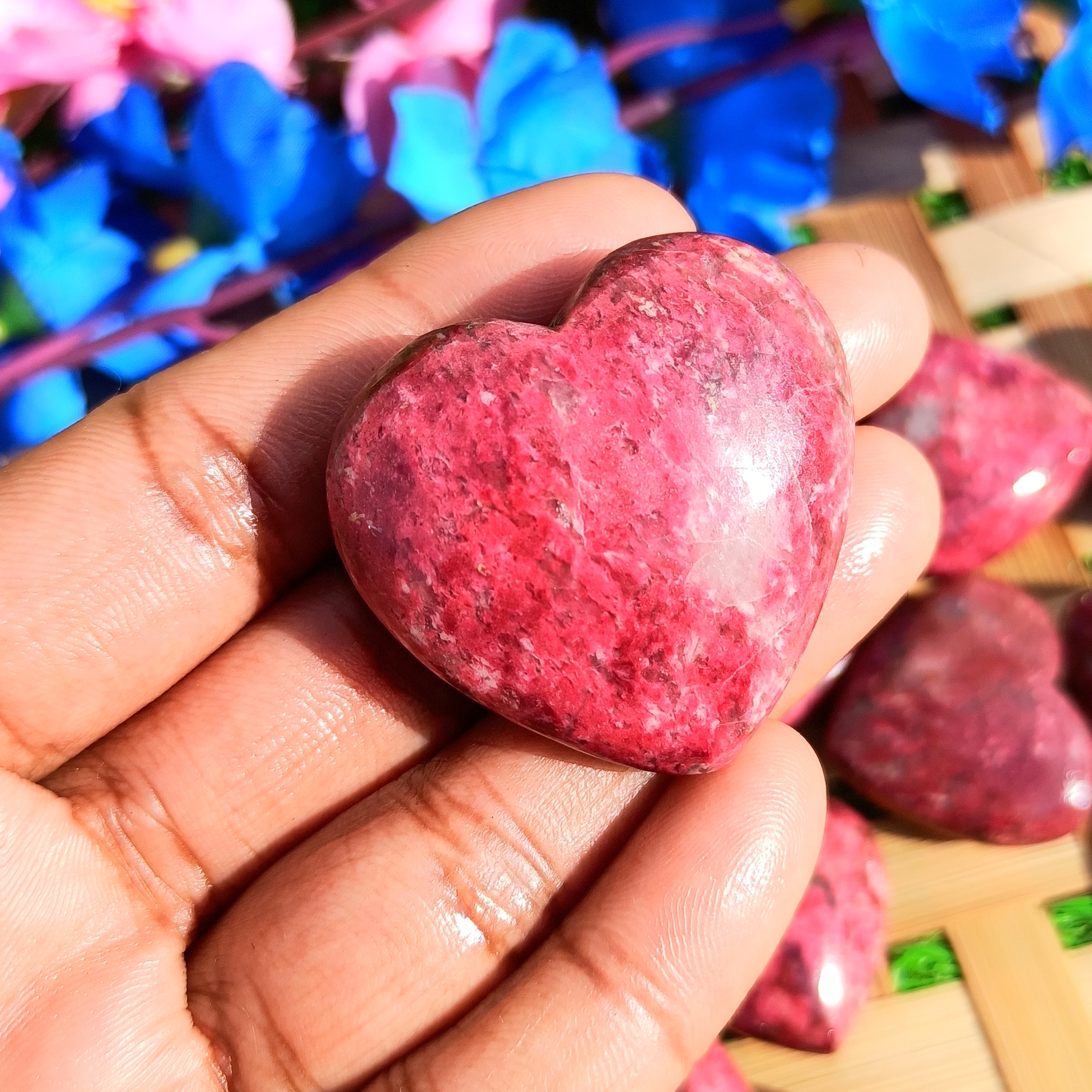 Thulite Hearts Grade: Top