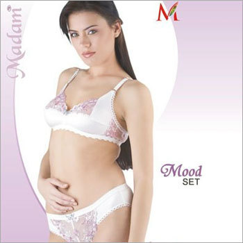 मूड ब्रा सेट