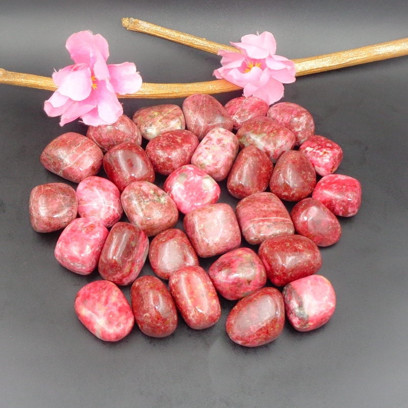 Natural Gemstone Tumbles Thulite Crystal Tumbled Stone Grade: Top