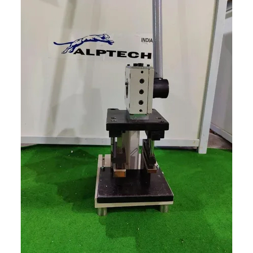 टाइटन मैनुअल पंचिंग मशीन