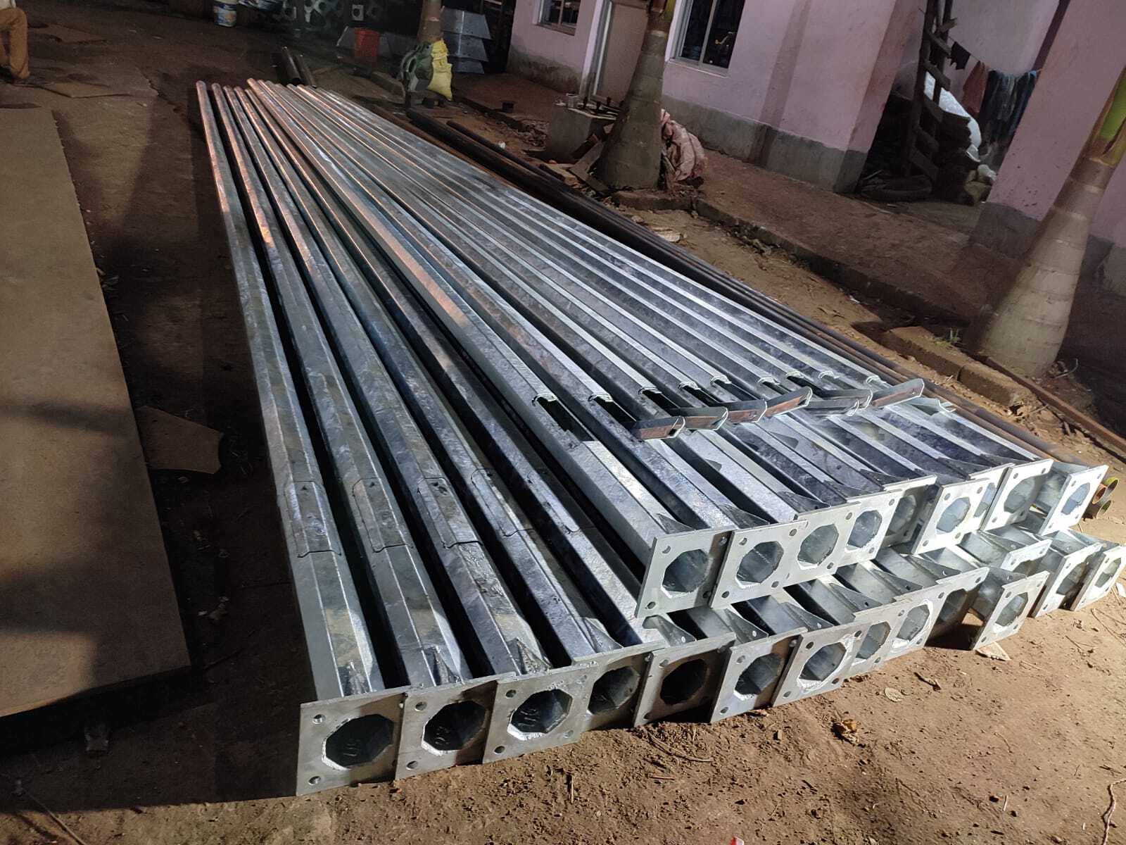 Octagonal Pole - 9m Height, Mild Steel, Silver Color, Ip65 Rating | 45w Outdoor Lighting With White Illumination