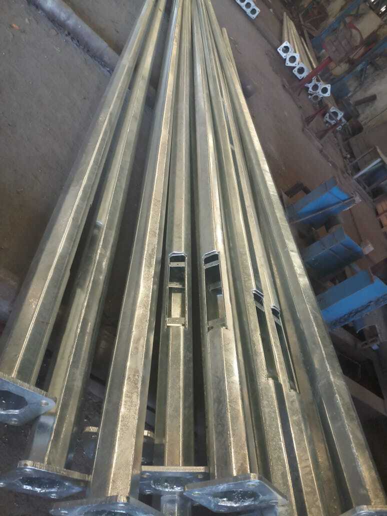 Octagonal Pole - 9m Height, Mild Steel, Silver Color, Ip65 Rating | 45w Outdoor Lighting With White Illumination