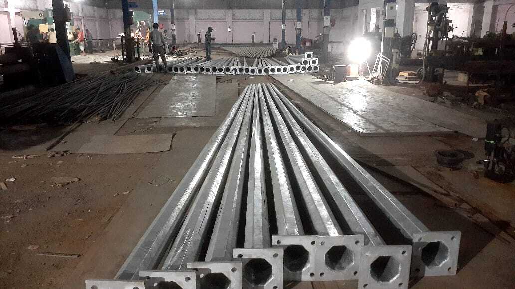 Octagonal Pole - 9m Height, Mild Steel, Silver Color, Ip65 Rating | 45w Outdoor Lighting With White Illumination