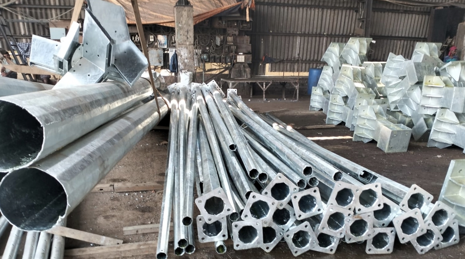 Tubular Pole - Color: Silver