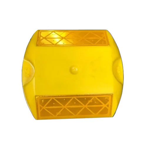 येलो प्लास्टिक रोड स्टड