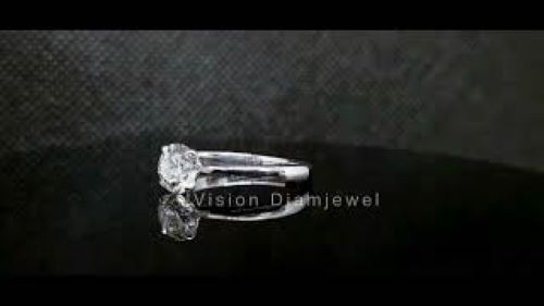 Elegant Solitaire Diamond Ring Diamond Carat Weight: 0.80 Carat