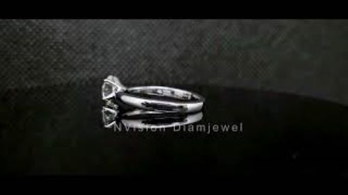 Elegant Solitaire Diamond Ring Diamond Carat Weight: 0.80 Carat