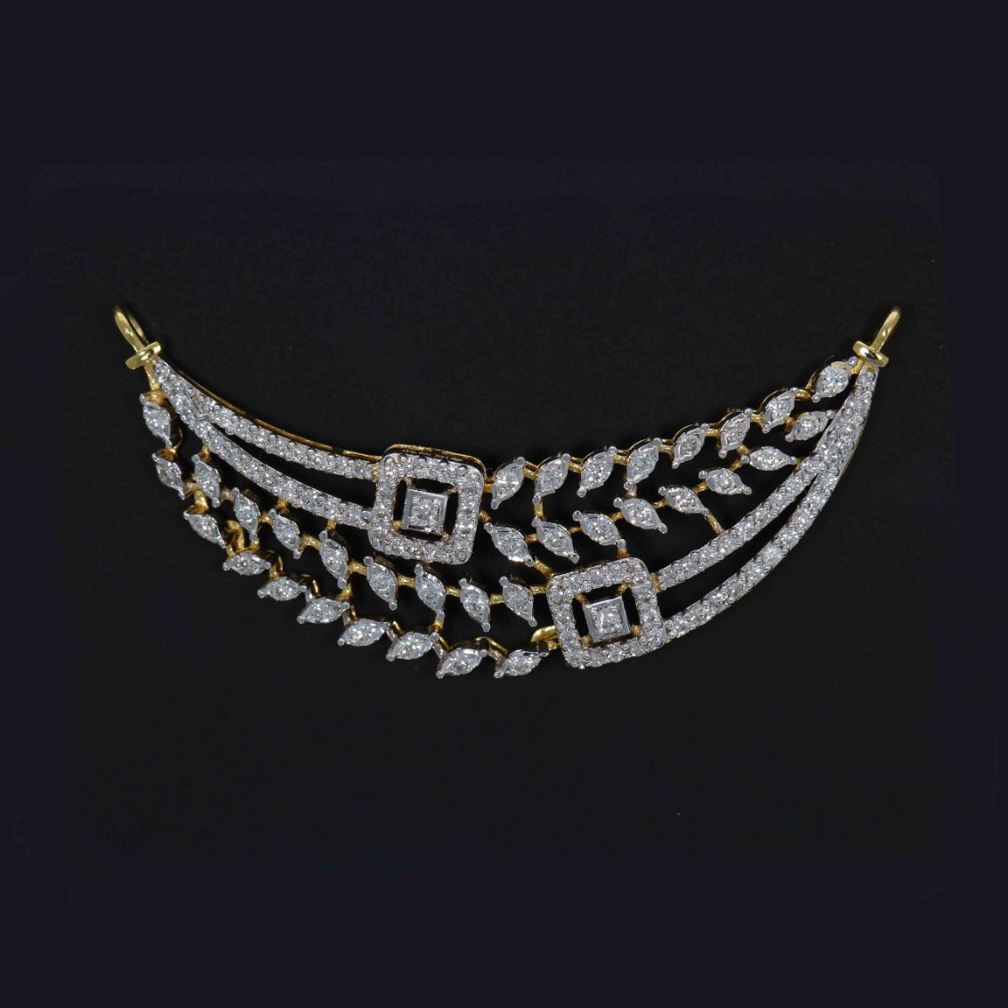 Real Diamond Mangalsutra Set Diamond Carat Weight: 1.71 Carat