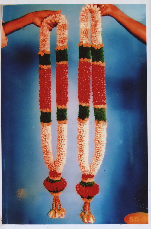 रंगीन शादी की माला