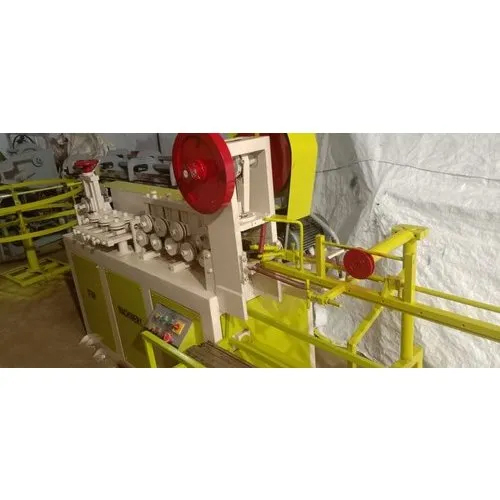 ग्रीन स्क्वायर वायर स्ट्रेटनिंग मशीन