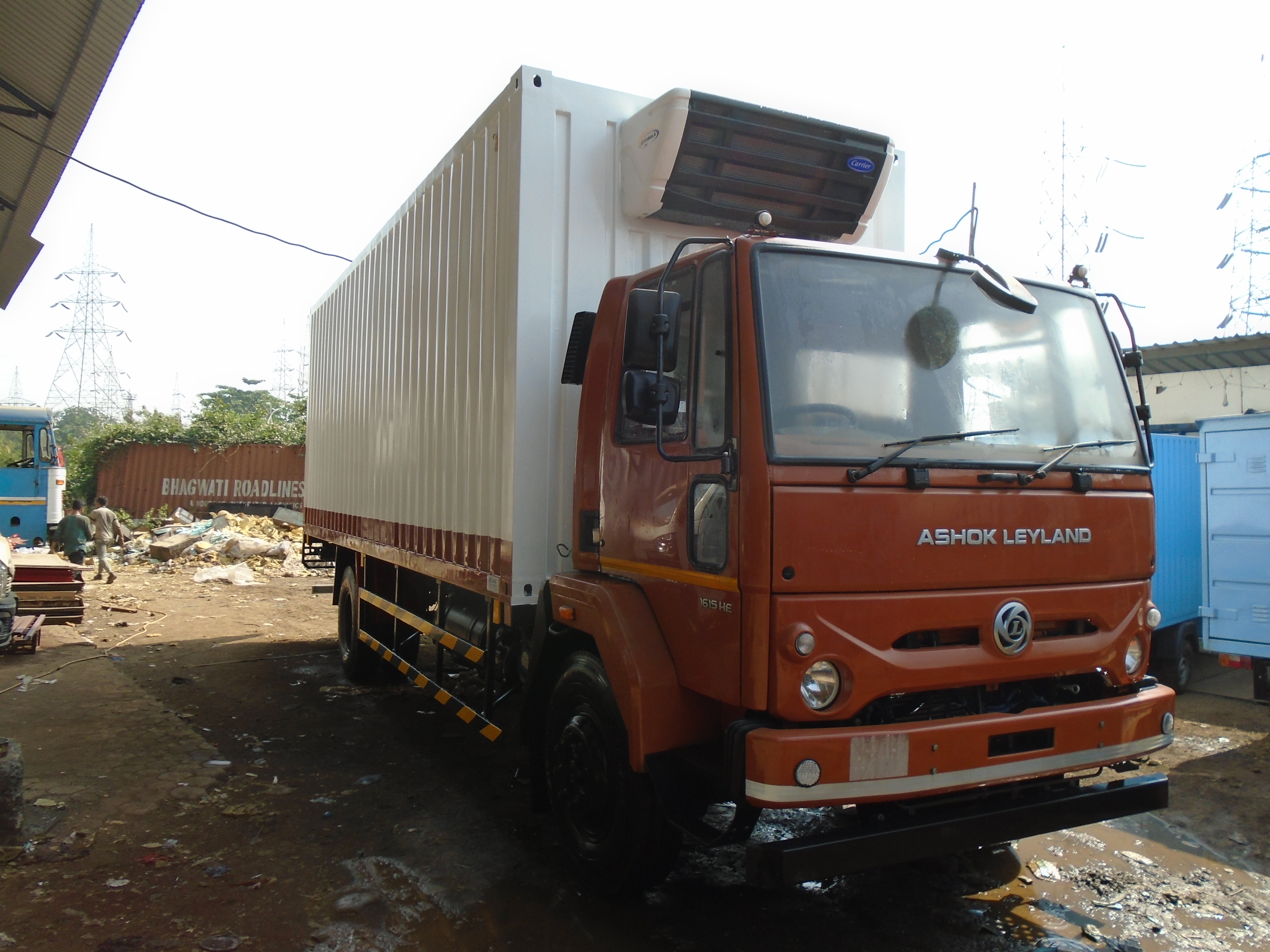 Refrigerated Van - Internal Dimension: 14x7x7feet