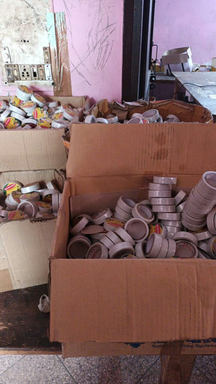 Pvc Insulation Tapes - Pvc Material, 1.8 Cm X 7 M X 0.125 Mm Size, Red Color | Single Sided, Solvent Adhesive, No Printing