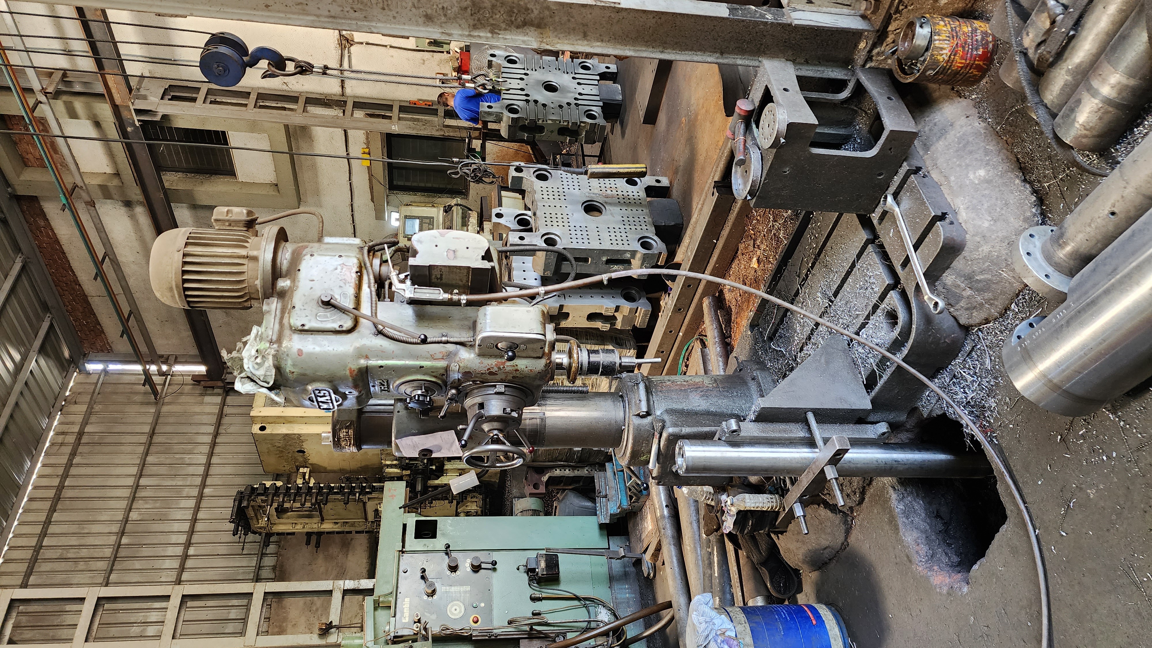 Radial Drill Machine - Material: Carbon Steel