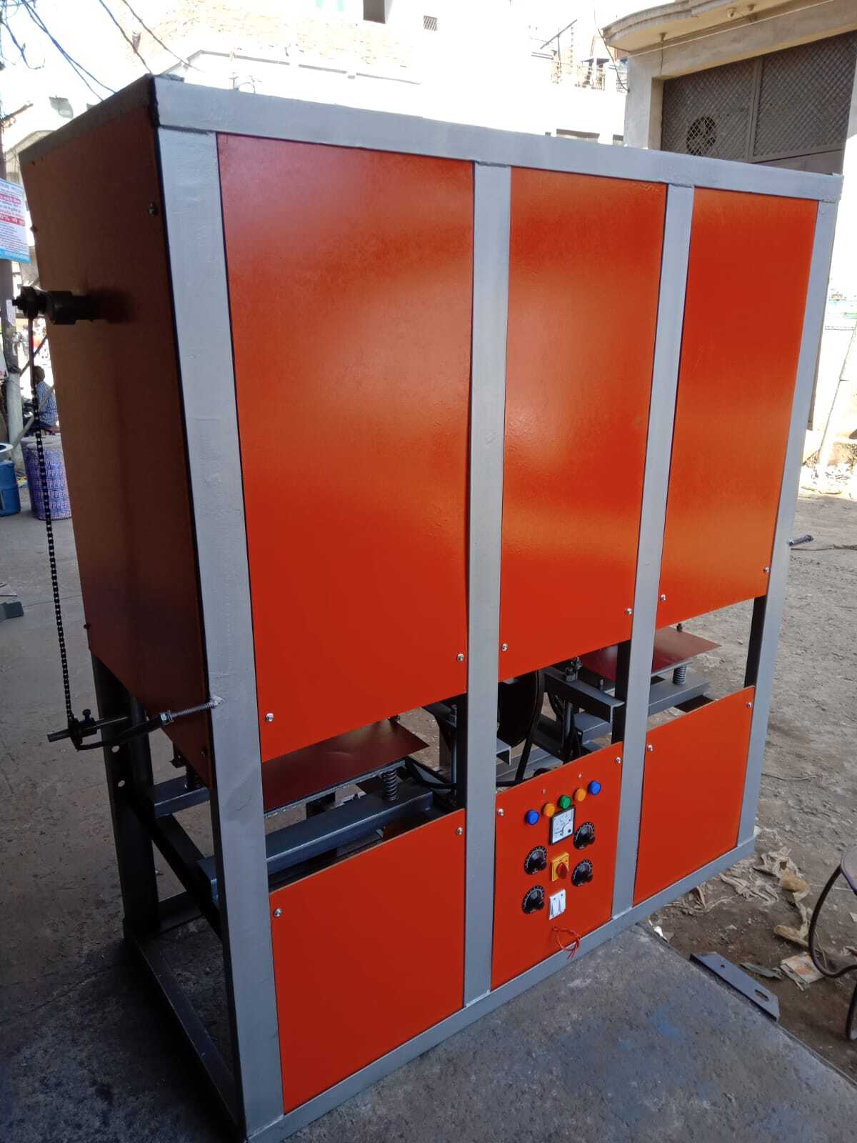 Fully Automatic Paper Plate Making Machine - Capacity: 25000 Pcs Per Day Kg/hr