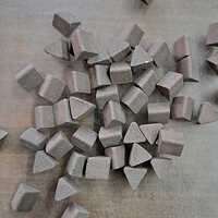 विभिन्न उपलब्ध T10X10 ग्रे सिरेमिक डिबरिंग मीडिया