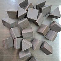 विभिन्न उपलब्ध T20X20 ग्रे सिरेमिक डिबरिंग मीडिया