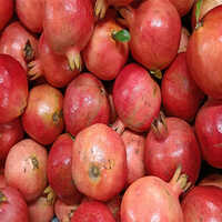 लाल ताजा अनार