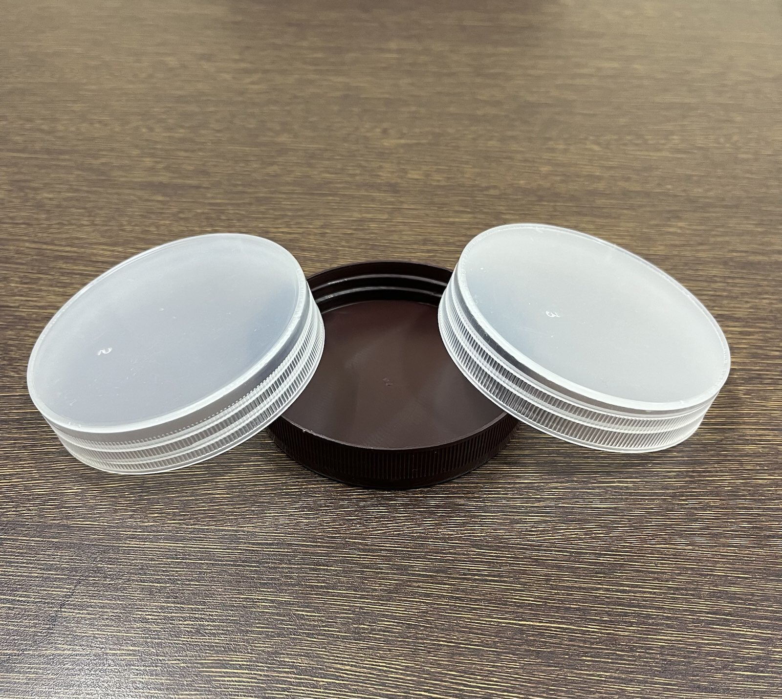 83 Mm Cap With Lines - Plastic, 83 Millimeter Diameter, Customizable Color Options, Screw Cap Type For Jars, Warranty Included