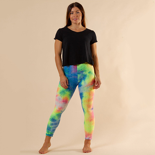 पीला-बहुरंगा और विभिन्न रंगों में उपलब्ध महिलाओं के योग लेगिंग