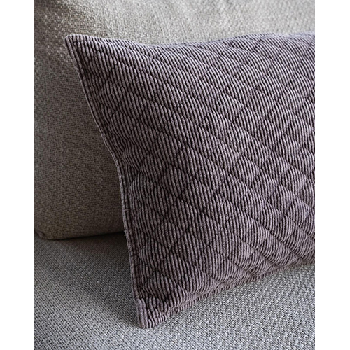 ग्रे और विभिन्न रंगों में उपलब्ध डिज़ाइनर कुशन कवर