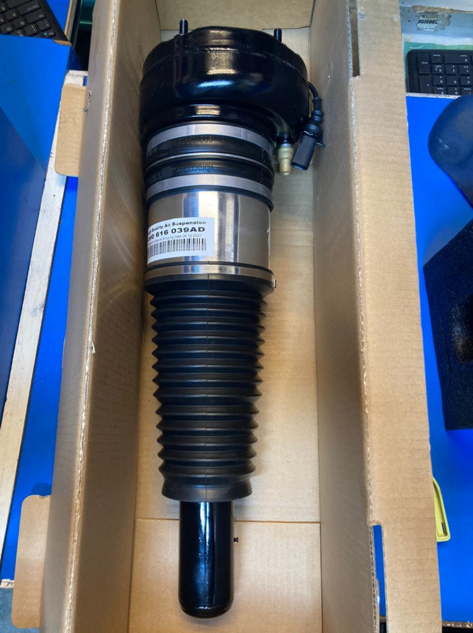 Bmw 520d Front Shock Absorbers - Color: Blace