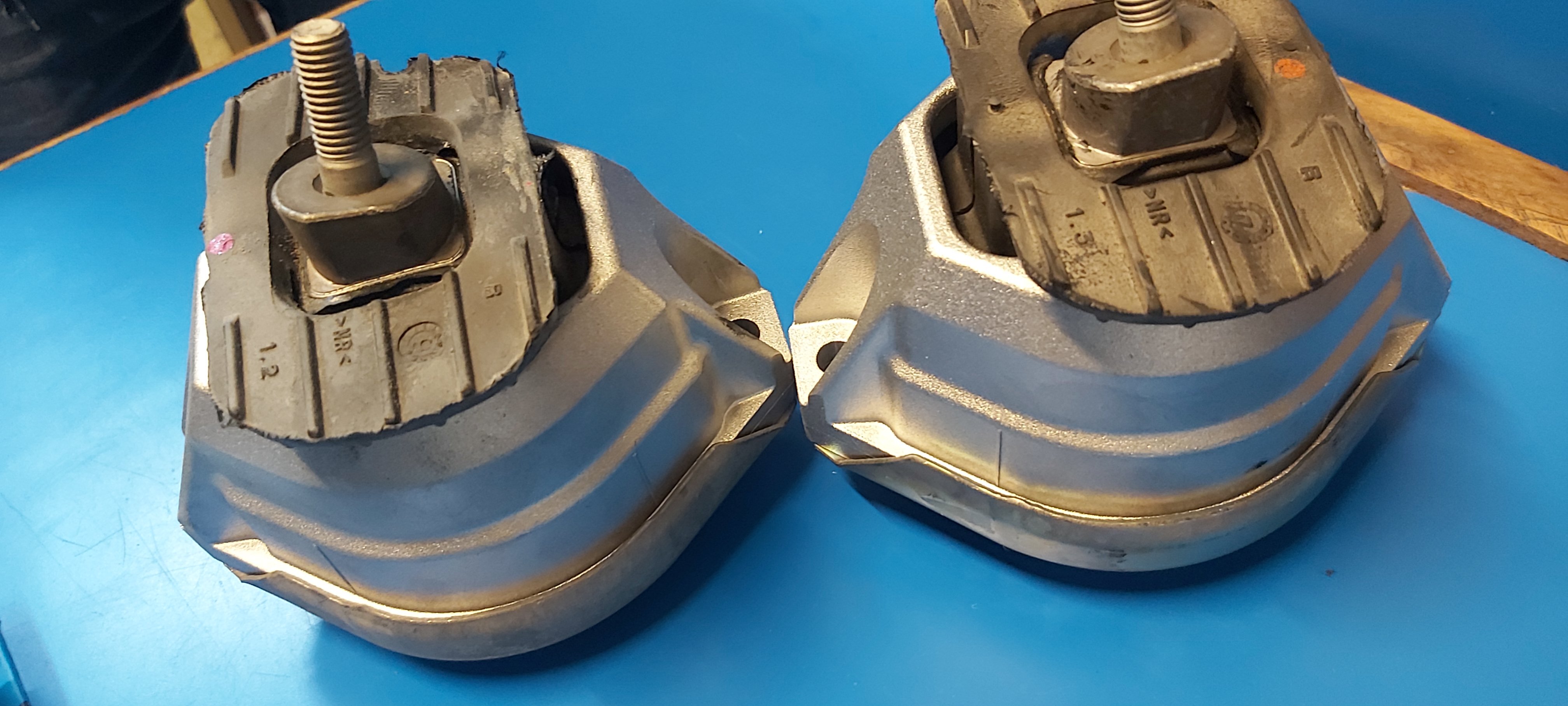 Bmw Gear Box Mounting - Rubber Material, 1x1x1 Foot Dimensions, Silver Color | Long Working Life, 2 Kilograms Weight, Model No: 545646544