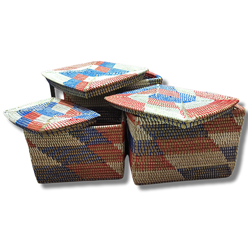 मल्टीकलर हैंडक्राफ़्टेड लॉन्ड्री बास्केट