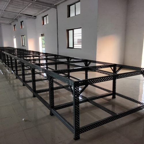 Slotted Angle Cloth Cutting Table Hardness: Hard