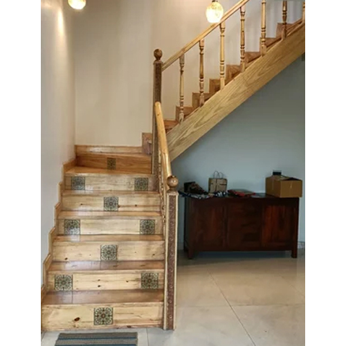 पर्यावरण के अनुकूल लकड़ी की डुप्लेक्स सीढ़ी