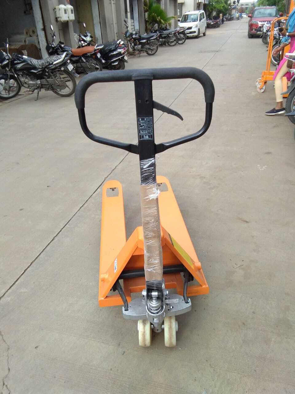 Heavy Duty Hand Pallet Truck - Size 1150mm X 550mm, Capacity 2500kg | Rugged Design, Ergonomic Handle, Silent Operation, Adjustable Pump Cap, Over-load Valve