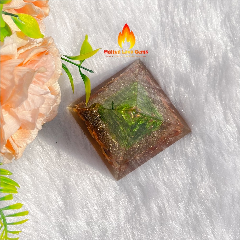 Green Natural Gemstone Orgone Pyramid Crystal Orgonite Tree Of Life Pyramids