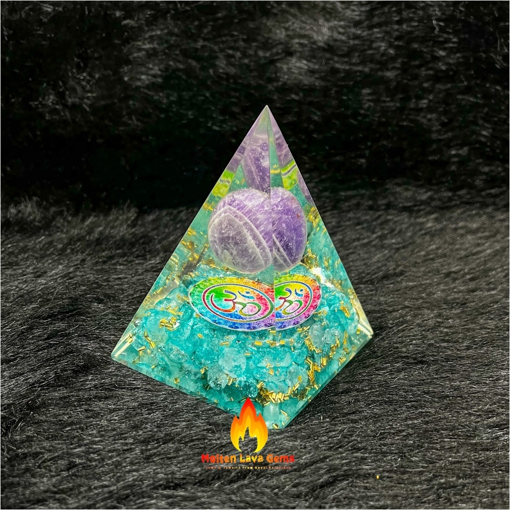 Polishing Natural Gemstone Orgone Pyramid Blue Quartz Crystal Orgonite Pyramids