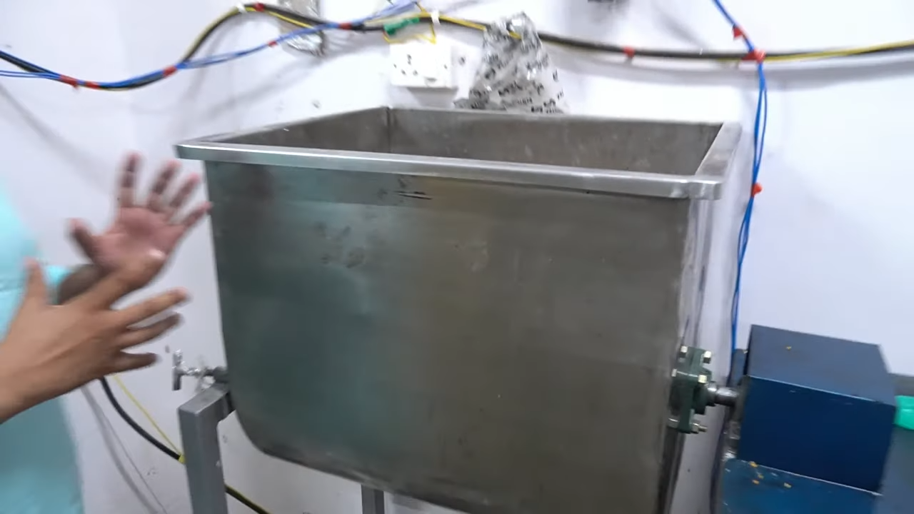 Cheese Ball Puff Extruder Machine - Versatile Puff Maker | 1-year Warranty, Ideal For Corn Cheese Balls, Kurkure, And Crax Corn Rings