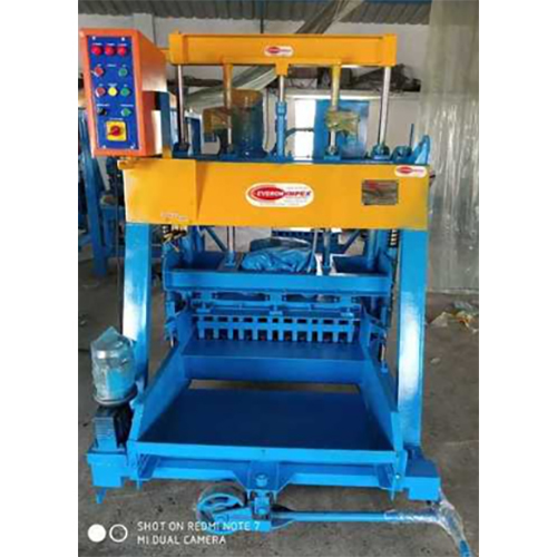 खोखले ब्लॉक मेकर निर्माण
