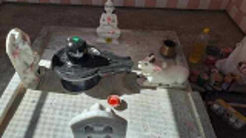 संगमरमर की शिव परिवार की मूर्तियां
