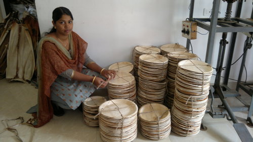 पर्णिका पत्र की थाली