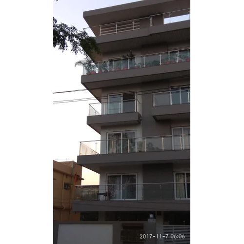 Easily Assembled Modern Glass Railing