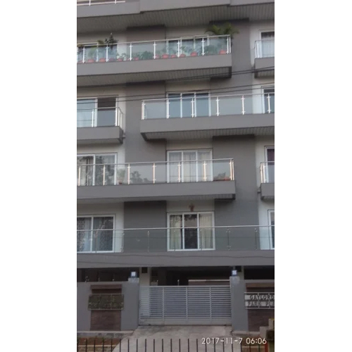 Easily Assembled Modern Glass Railing