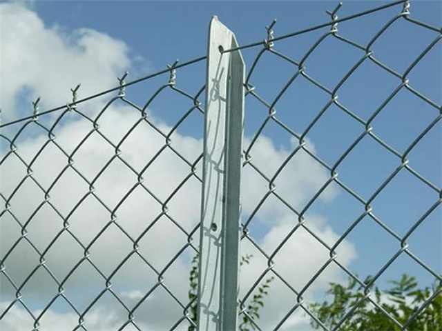Galvanized Chain Link Fence Application: Commercial Site