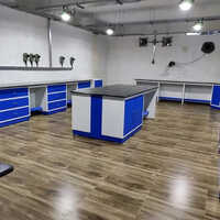 ब्लू एंड व्हाइट लेबोरेटरी वॉल बेंच