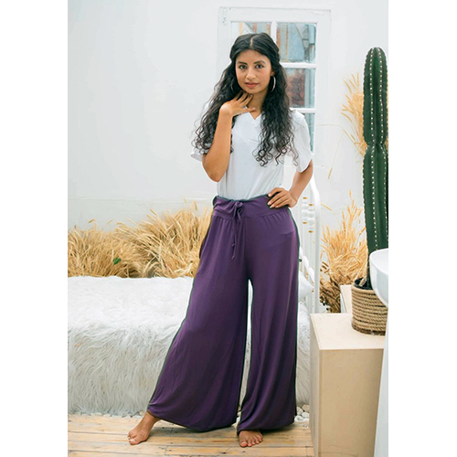 व्हाइट टॉप और प्लाज़ो सेट