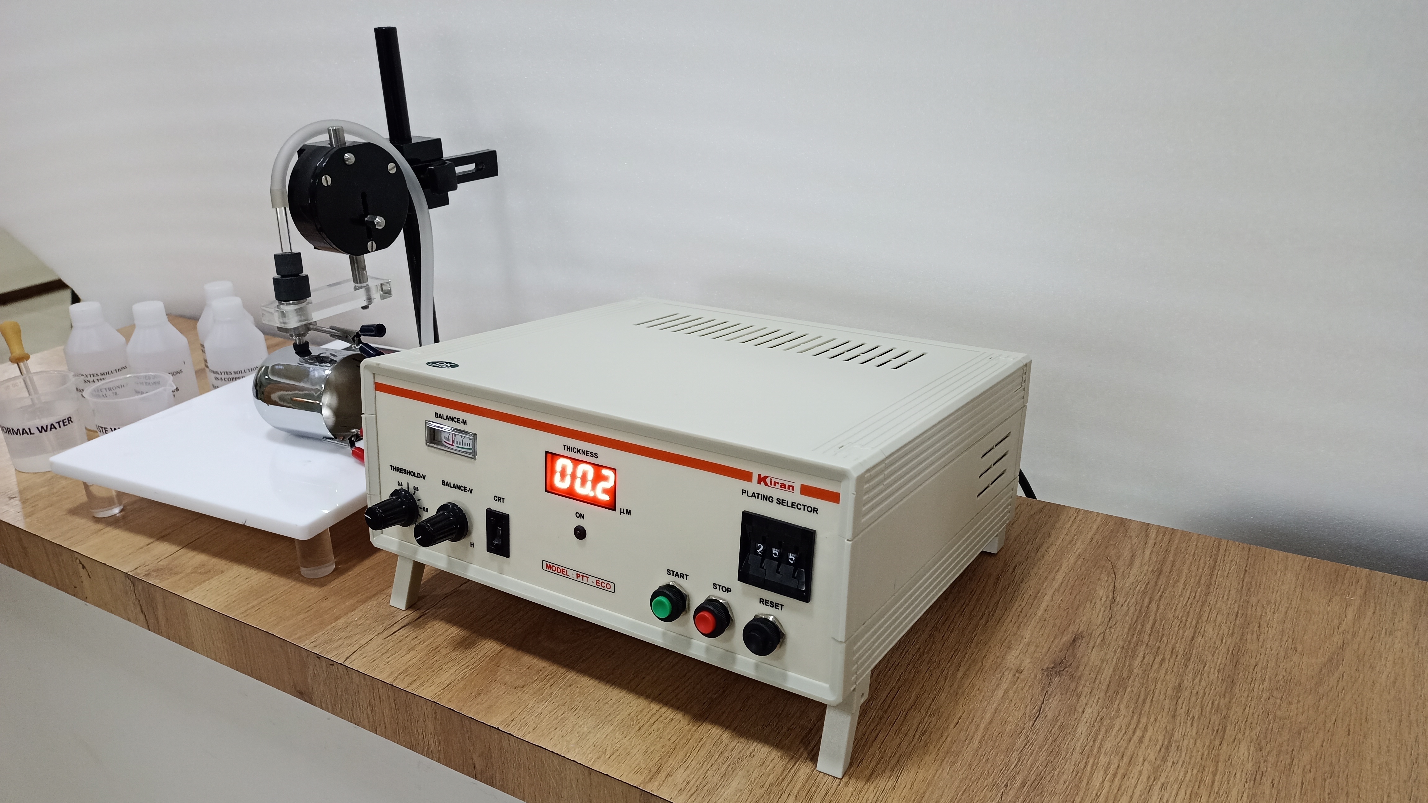 Ptt Eco - Abs Material, 240x210x110 Mm | Accurate Plating Thickness Tester For Ferrous, Non-ferrous & Non-metal Substrates, 1-year Warranty