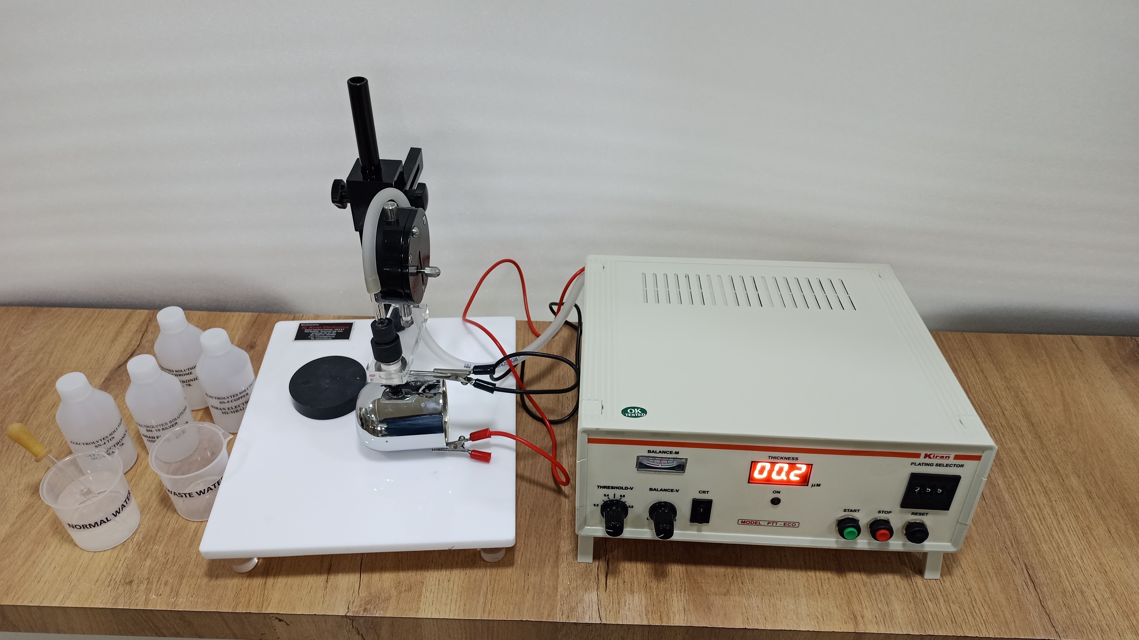 Ptt Eco - Abs Material, 240x210x110 Mm | Accurate Plating Thickness Tester For Ferrous, Non-ferrous & Non-metal Substrates, 1-year Warranty