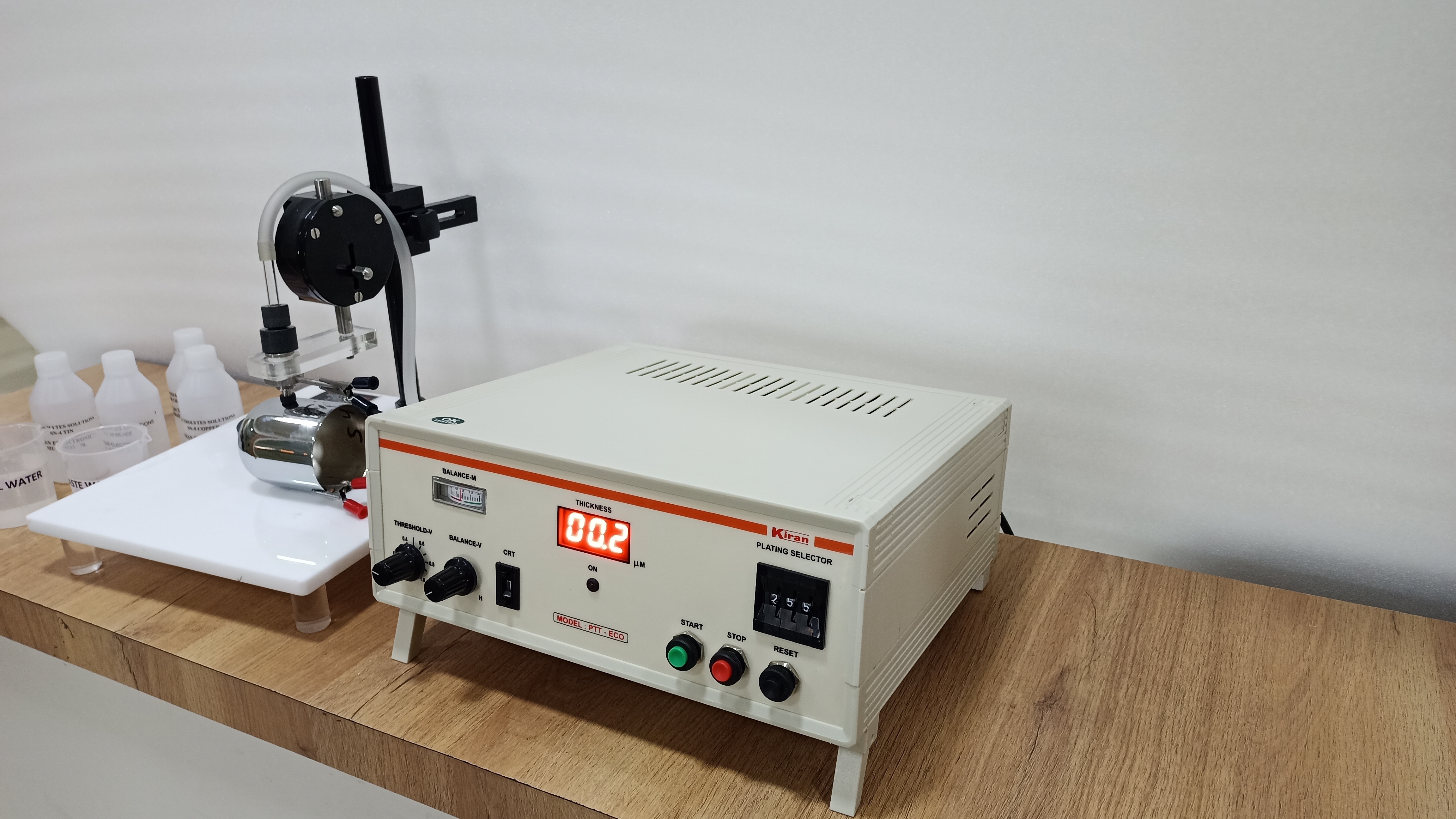 Ptt Eco - Abs Material, 240x210x110 Mm | Accurate Plating Thickness Tester For Ferrous, Non-ferrous & Non-metal Substrates, 1-year Warranty