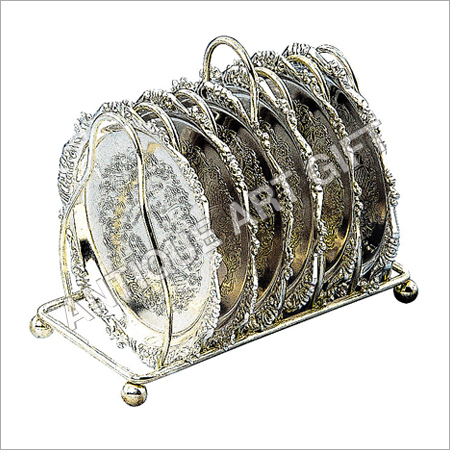 छह कोस्टरों का सेट जिसमें स्टैंड है