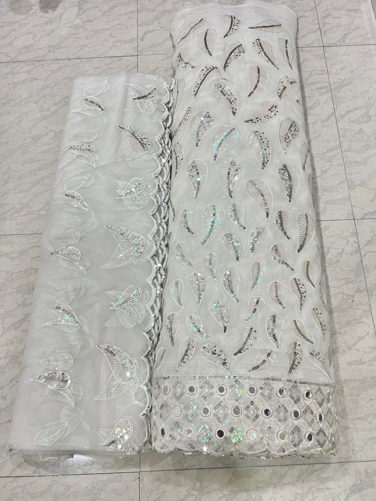 Georgette Big Panna Embroidery Fabric - Attributes: Shinny