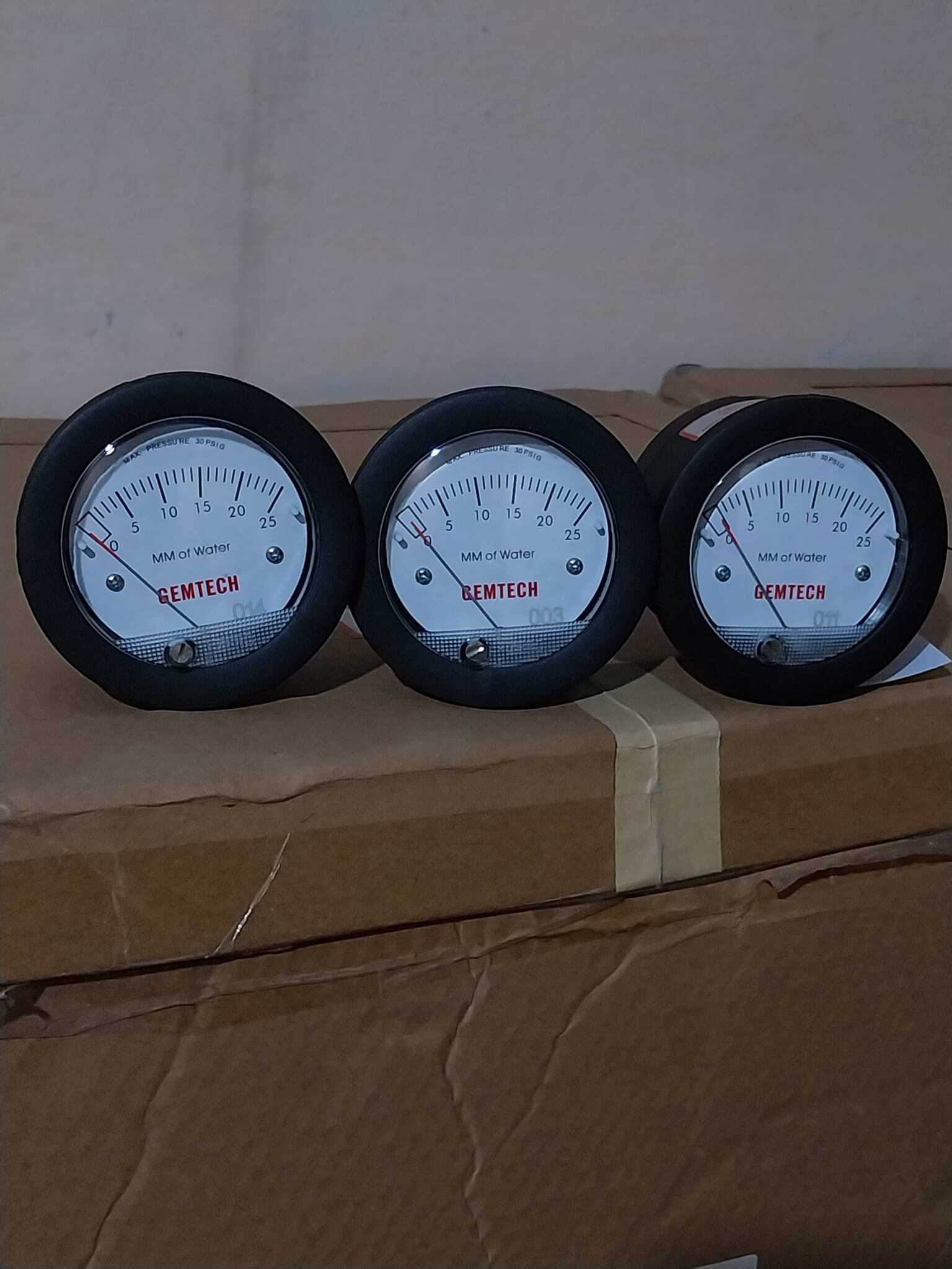 Nextech Mini Differential Pressure Gauges Accuracy: A 5% Of Fs At 70a F (21.1a C)
